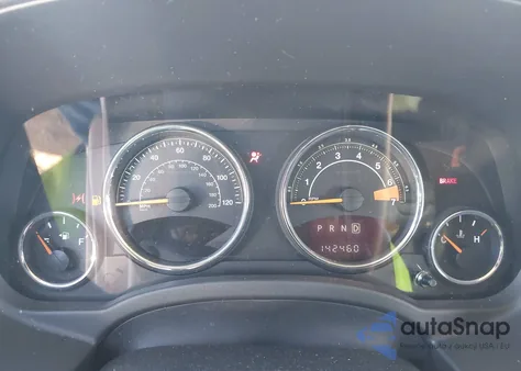 2016 Jeep Compass Latitude z USA, uszkodzony, nr VIN 1C4NJCEAXGD744634